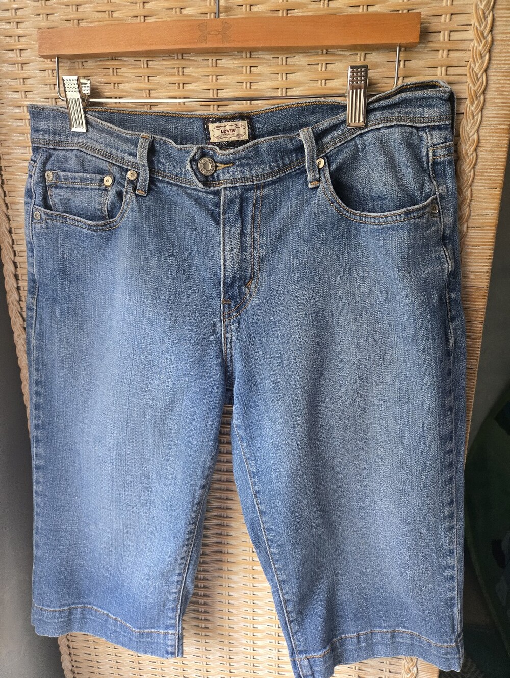 Levis 515 Jean Capri Womens 10 Blue Denim Medium Wash - Picture 2 of 7